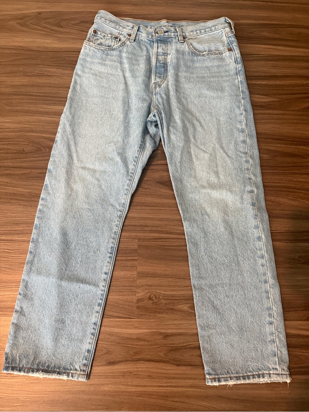 Women’s Levi 501 Button Fly Light Blue Straight-Leg Crop Jeans
